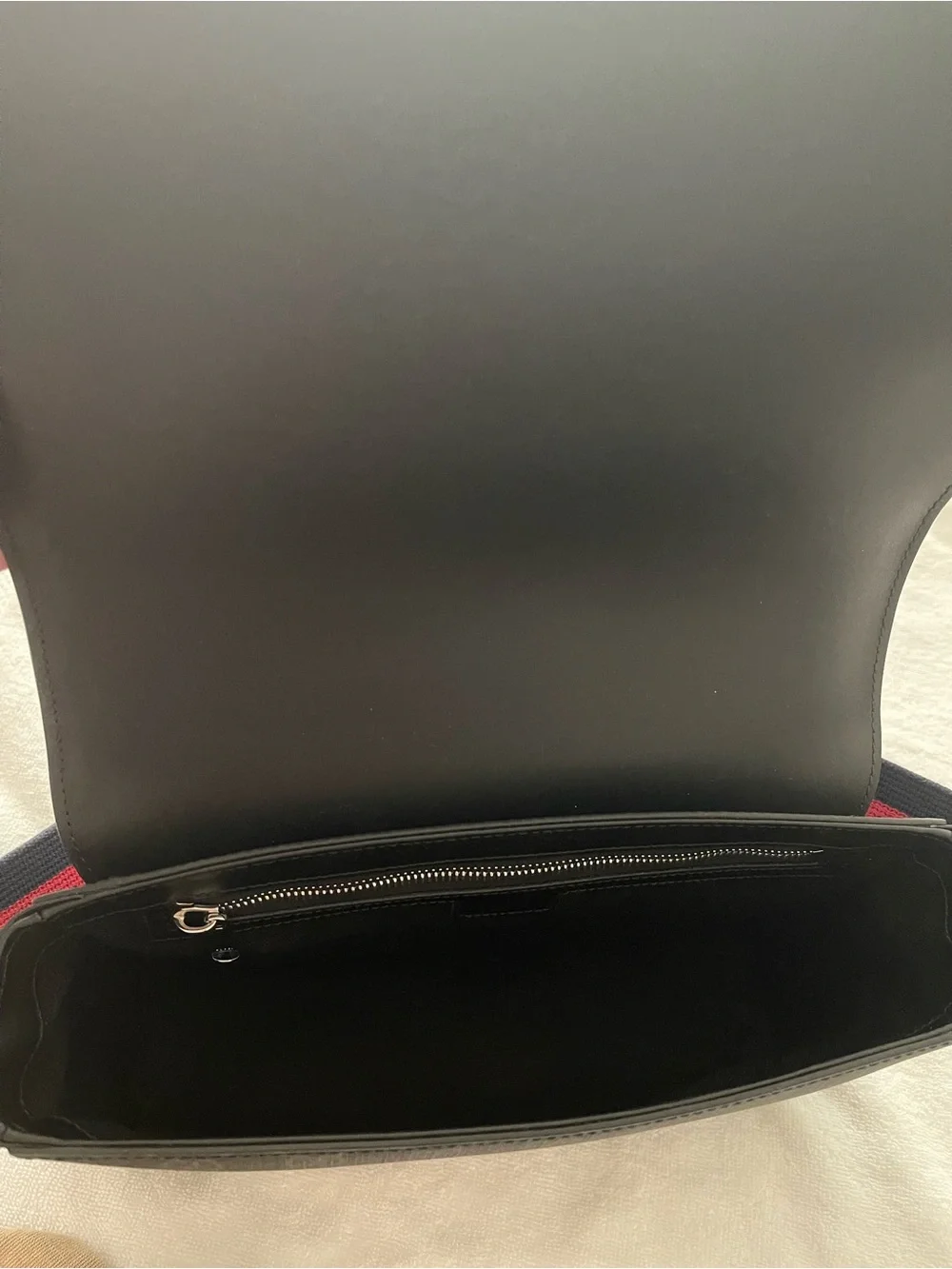 Gucci gg supreme